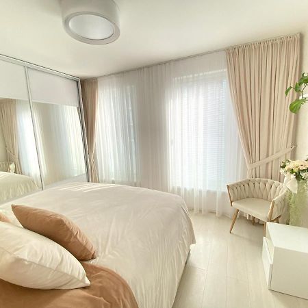 Die Eleganz - Apartment Near The City Center With Free Parking Pressburg Exterior foto