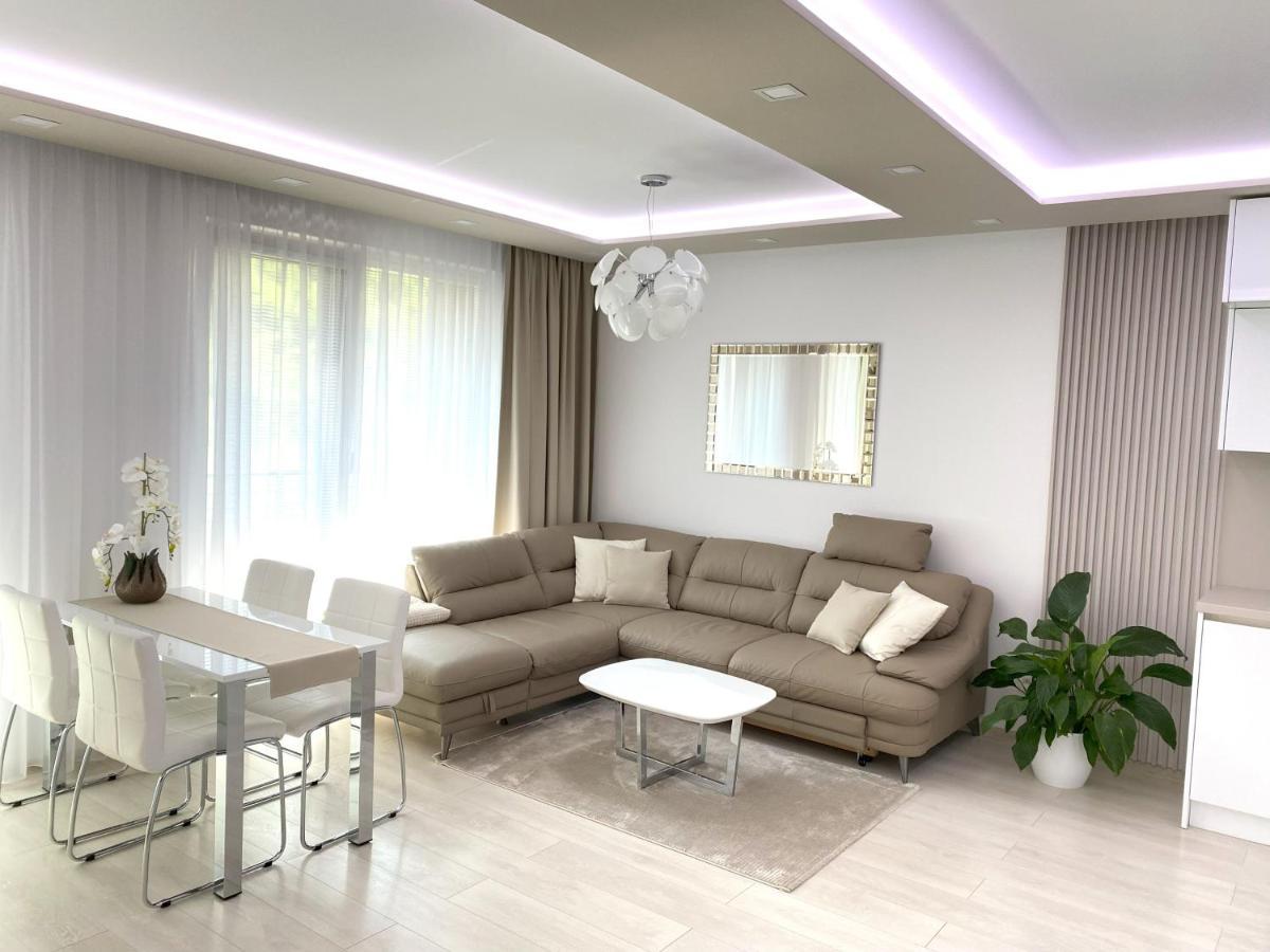 Die Eleganz - Apartment Near The City Center With Free Parking Pressburg Exterior foto