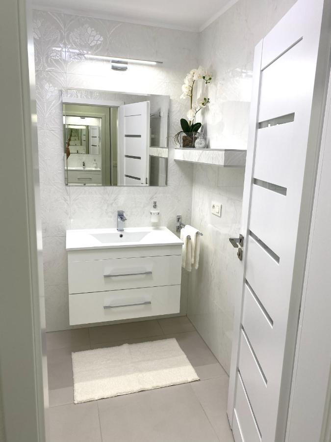 Die Eleganz - Apartment Near The City Center With Free Parking Pressburg Exterior foto